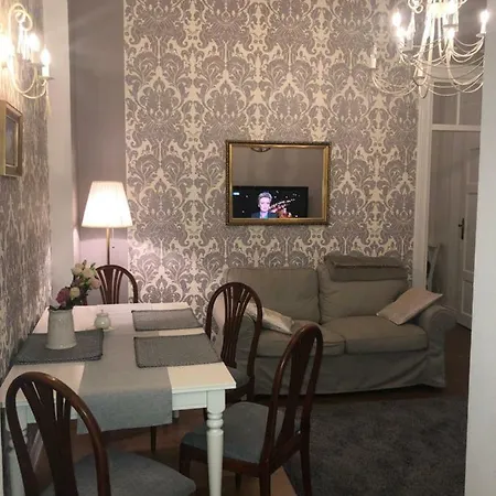 Orla Apartment